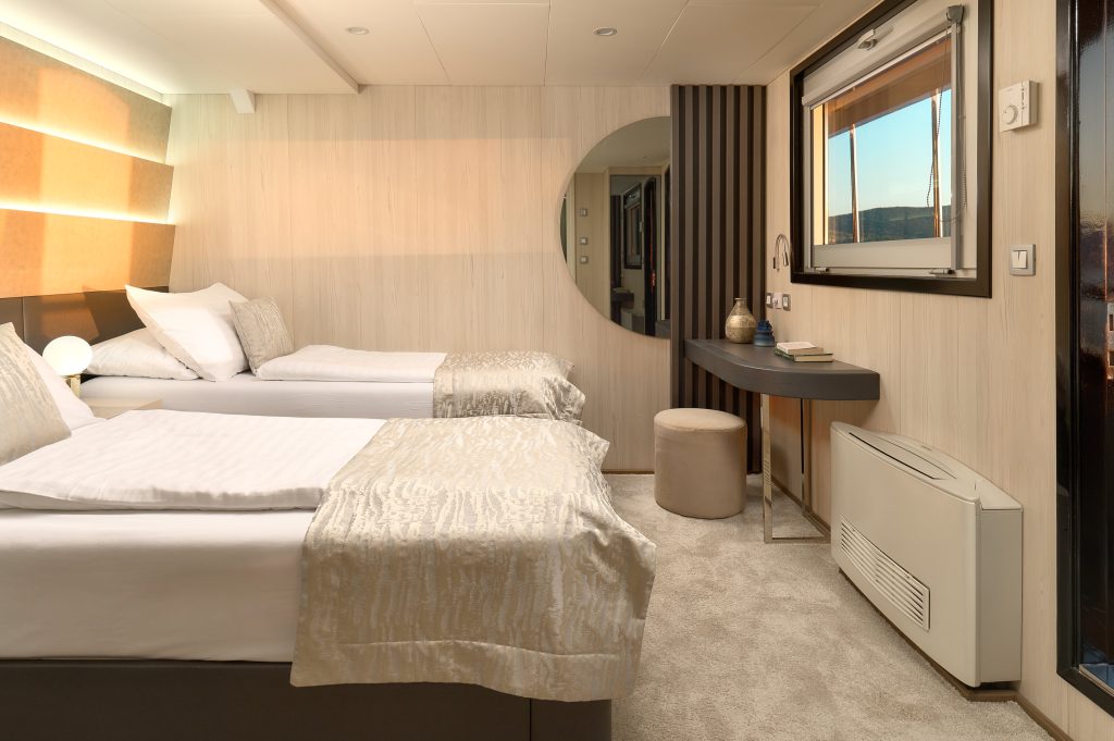 48. CRISTAL Twin stateroom - Main deck